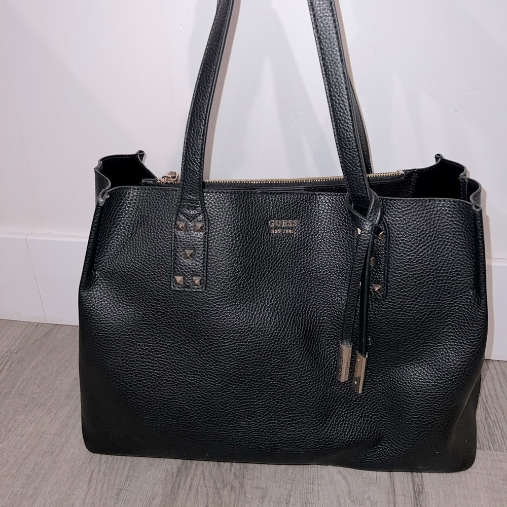 Guess Purse in black